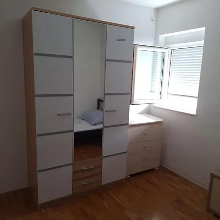 Ria * Jesenice (Split-Dalmatia)